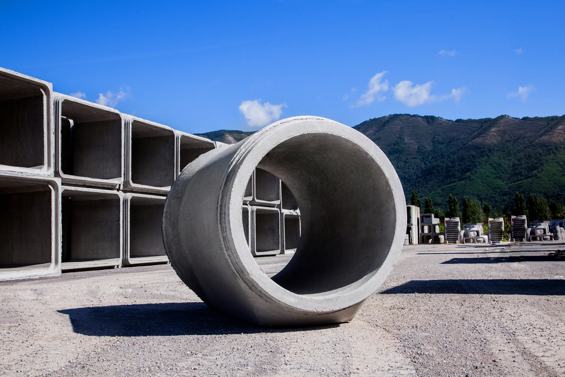 TUBI<br class='lg:hidden block'/> AUTOPORTANTI